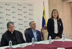 Cáritas Venezuela firma convenio con una aerolínea para llevar ayuda esencial a zonas vulnerables