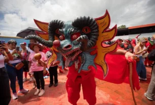 En imágenes: los Diablos Danzantes de Yare mantienen viva una tradición de 277 años pese a la migración