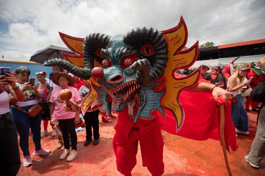 En imágenes: los Diablos Danzantes de Yare mantienen viva una tradición de 277 años pese a la migración