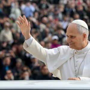Crónica Reflexiva sobre el Viaje del Papa León a España