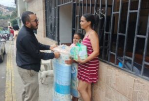 Los seminaristas venezolanos, junto a los damnificados por el terremoto