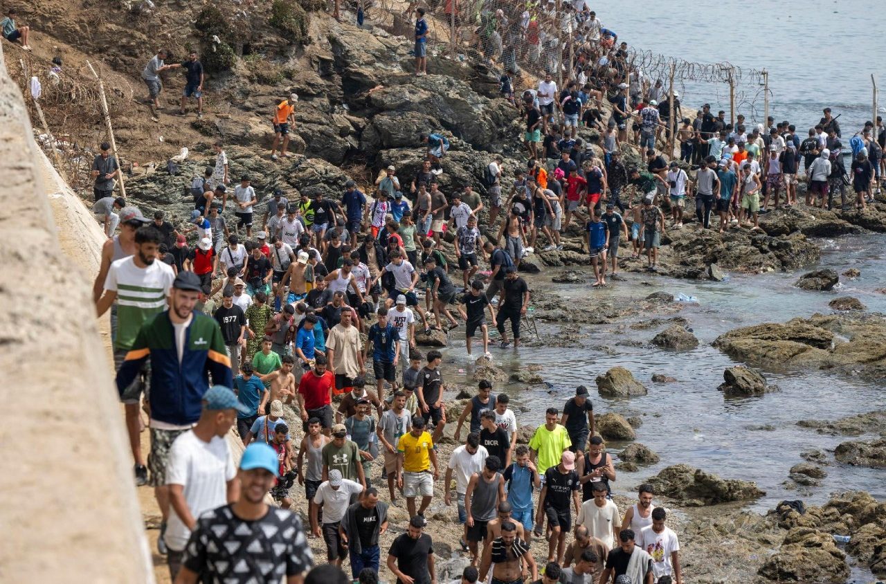 Ceuta: el Papa expresa su preocupación por la situación migratoria y pide diálogo
