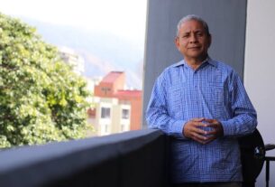 Superior de los Jesuitas en Venezuela, de visita en Oviedo: «En Venezuela ahora no sabemos si estamos ante un precipicio o ante un camino»