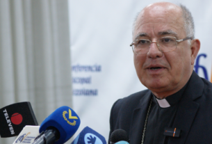 Mons. Jesús González de Zárate pide intensificar la oración por la salud del Papa León XIV